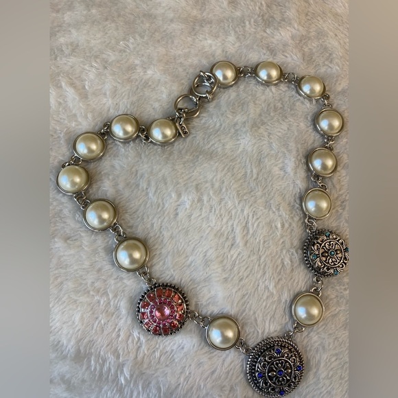 Ginger Snaps Signed Necklace‎ with Crystals Rhinestones & Faux Pearls - Picture 7 of 10
